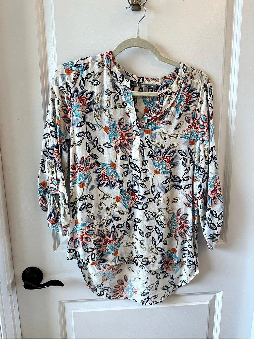 daniel rainn Floral Tunic in White & Blue Size PS Like New
